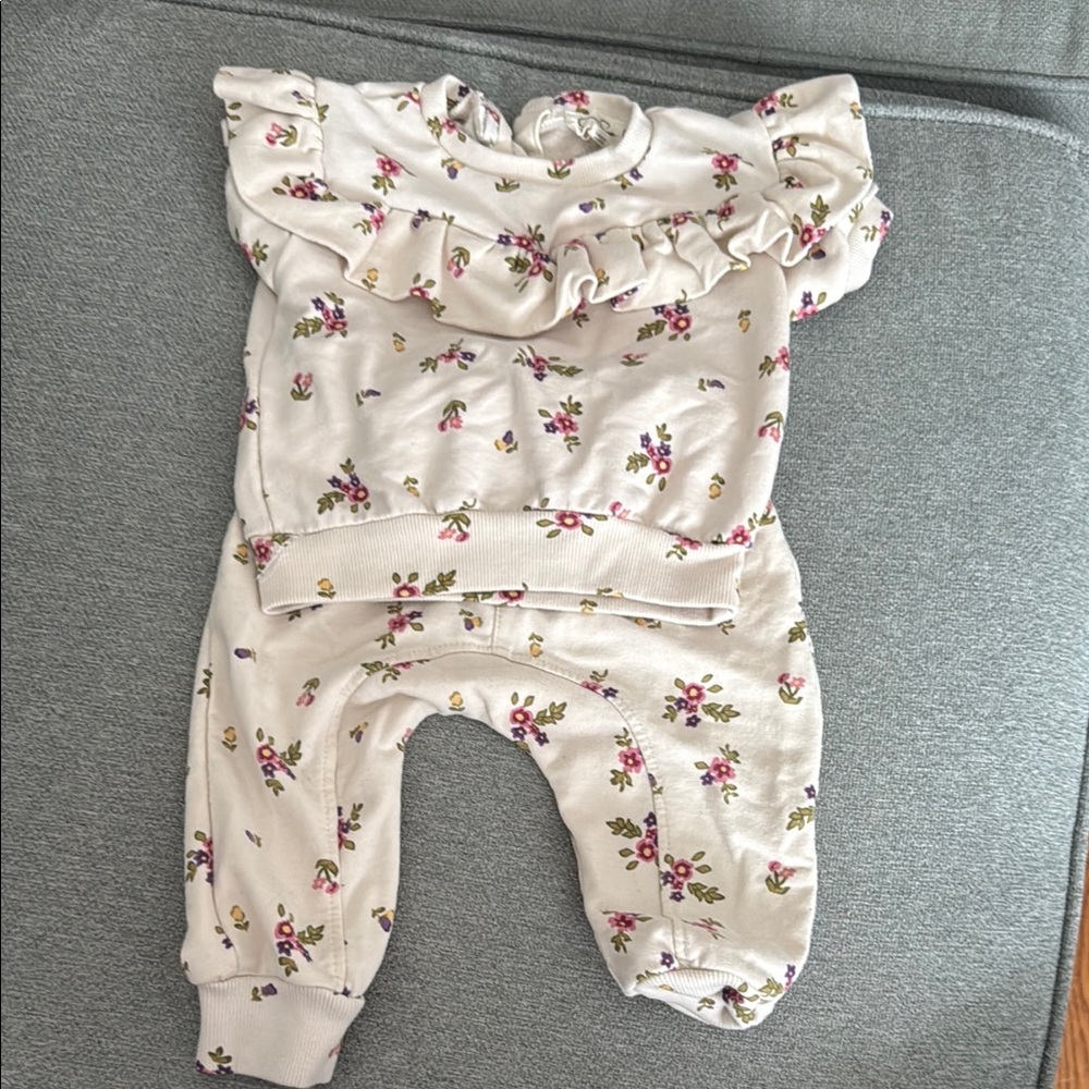 Jessica Simpson Cream Jogger Matching Set
